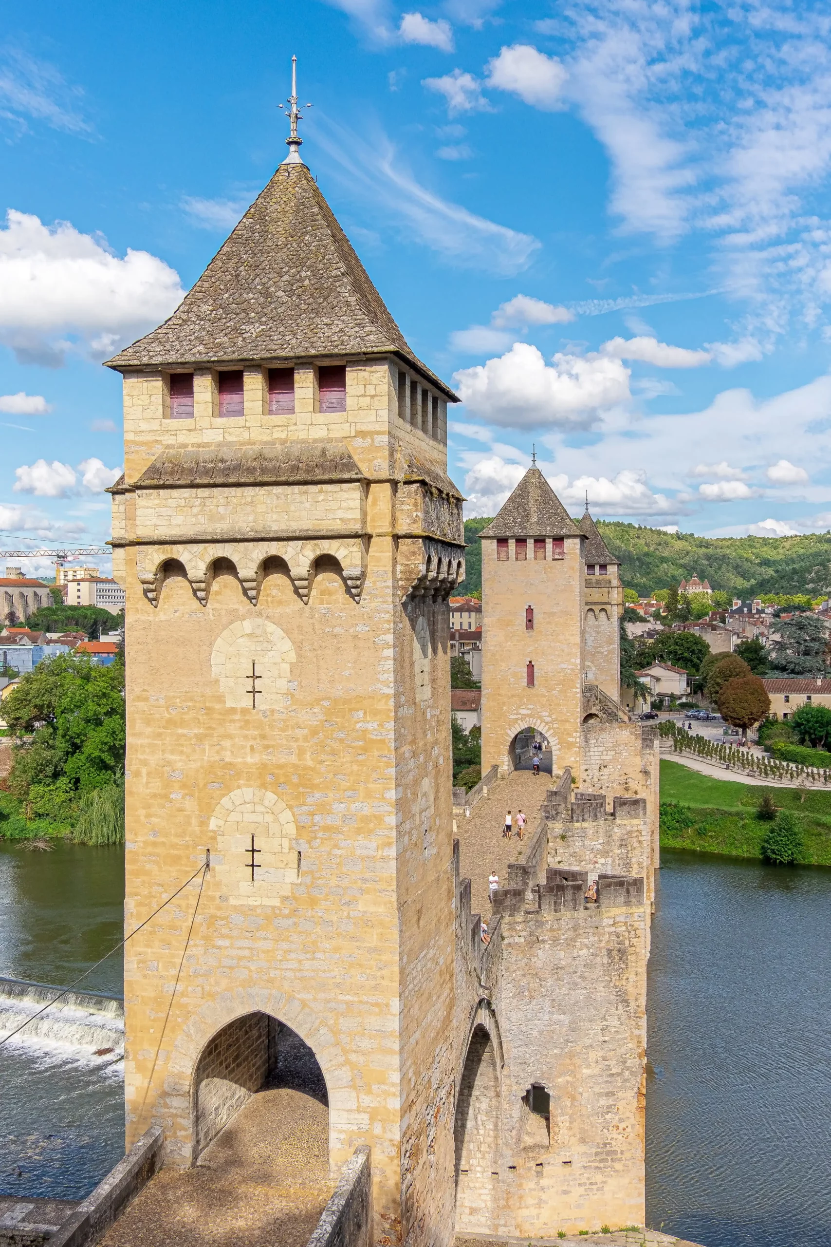 Pont valentré à Cahors photo du pont valentré aussi appelé pont du diable à Cahors